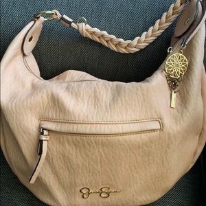 Jessica Simpson’s Pursue